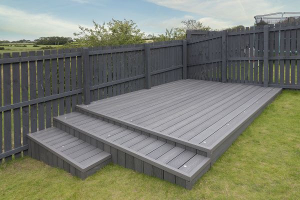 Vinyl Deck Construction in Lapeer